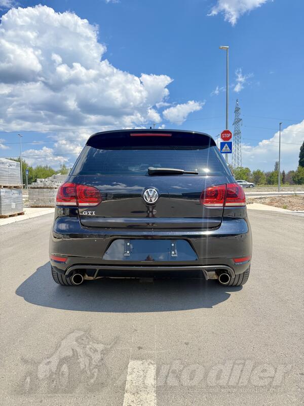 Volkswagen - Golf 6 - 2000