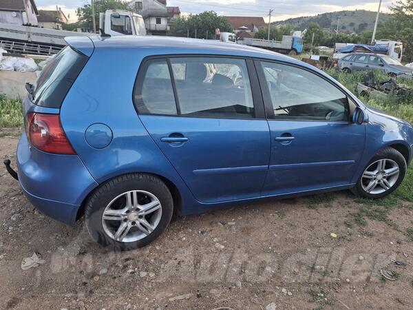 Volkswagen - Golf 5 - 1900