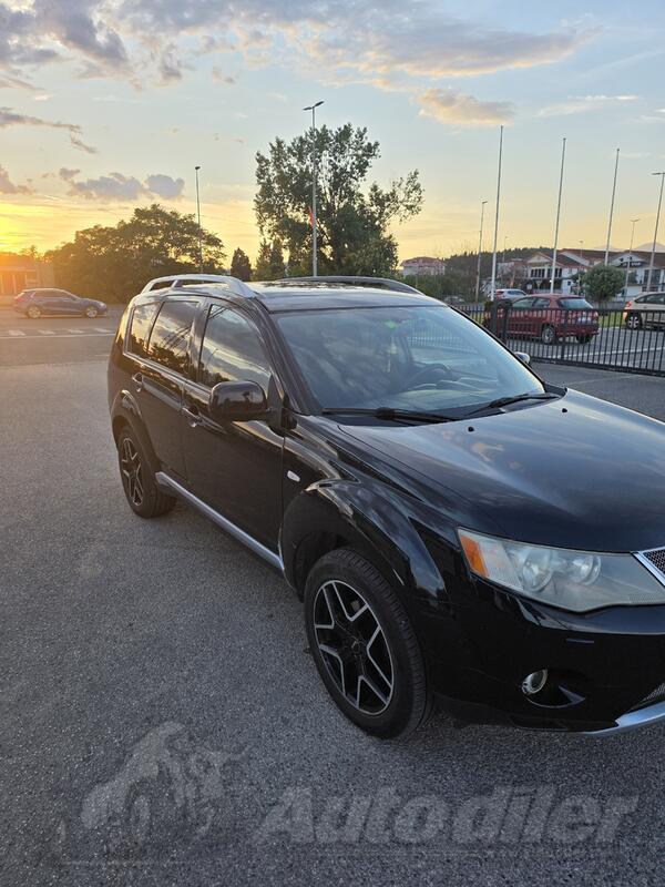 Mitsubishi - Outlander - 2.0