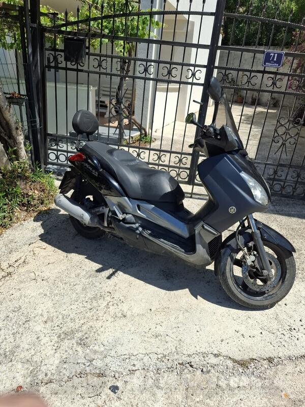 Yamaha - x max 250