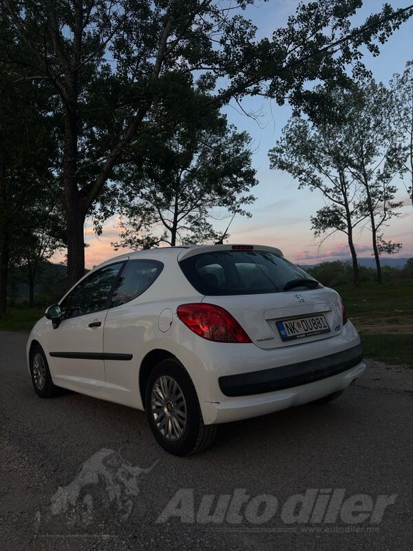 Peugeot - 207 - 1.4 HDI