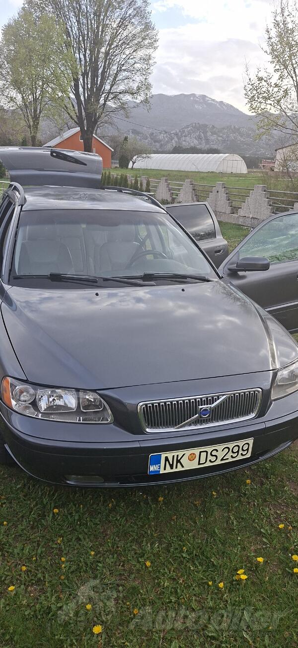 Volvo - V70 - 2.4