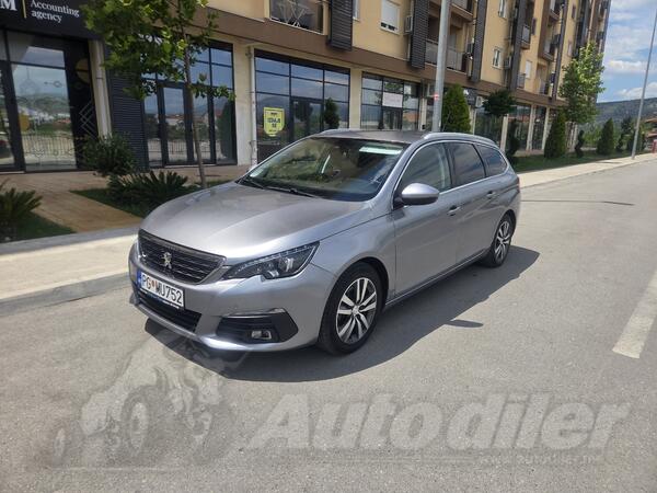 Peugeot - 308 - 1.2bezin Automatik Allure