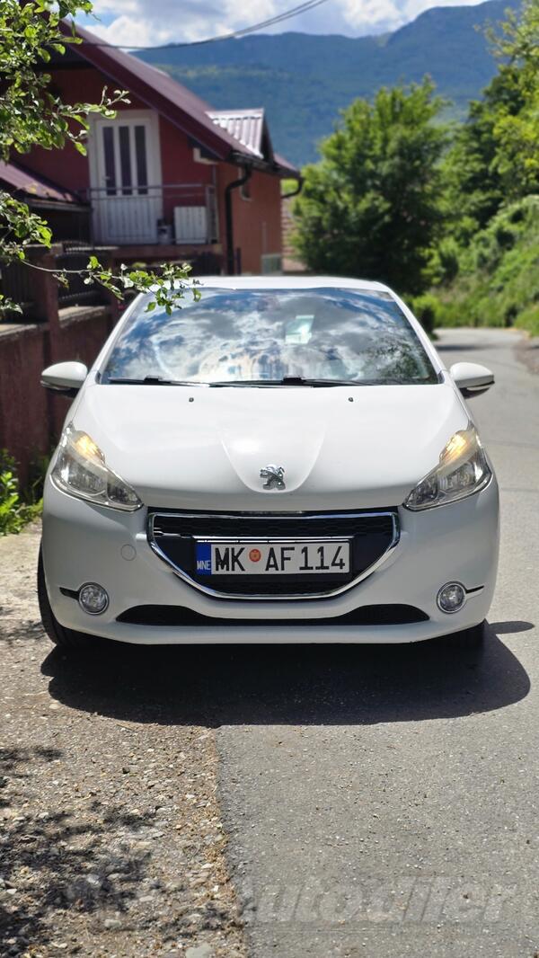 Peugeot - 208 - 1.4