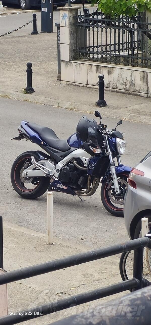Suzuki - GSR600