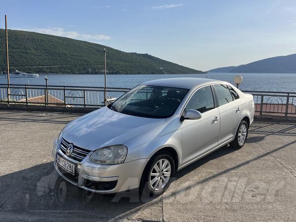 Volkswagen - Jetta - 2.0 TDI