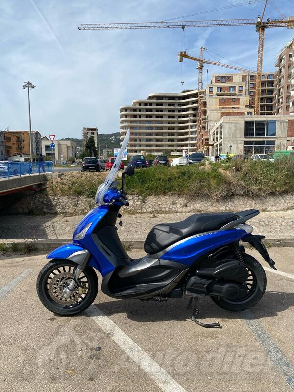 Piaggio - beverly 300s