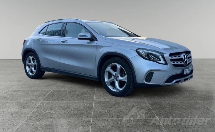 Mercedes Benz - GLA 220 - 2200
