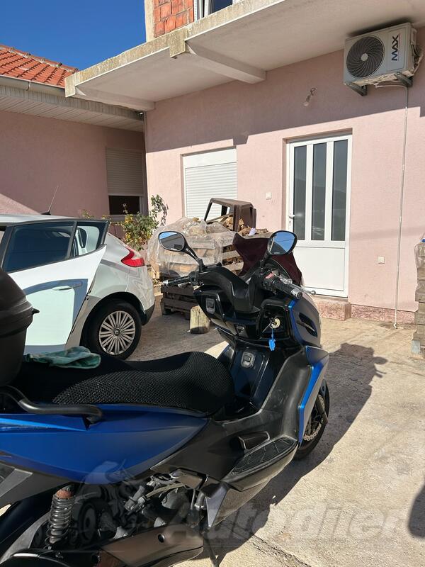 Kymco - XCT 300i