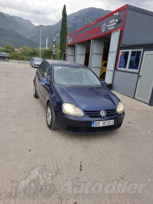 Volkswagen - Golf 5 - 1.4 benz