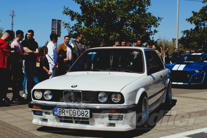 BMW - 325 - 2.5 125kw