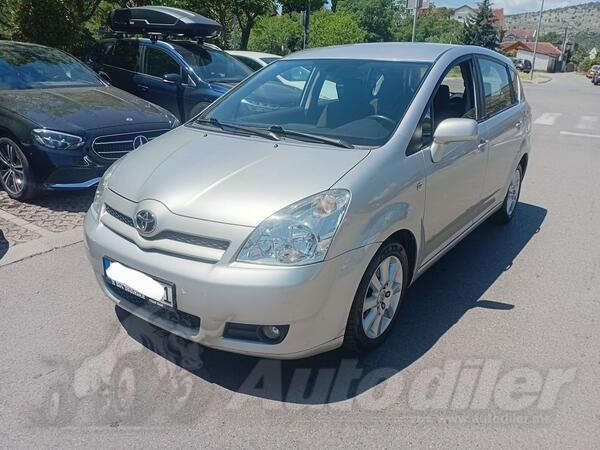 Toyota - Corolla Verso - 2.2 100 kw