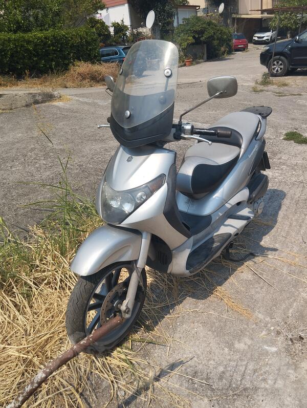 Piaggio - Skuter