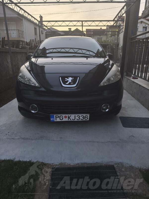 Peugeot - 207 - 1.6 HDI