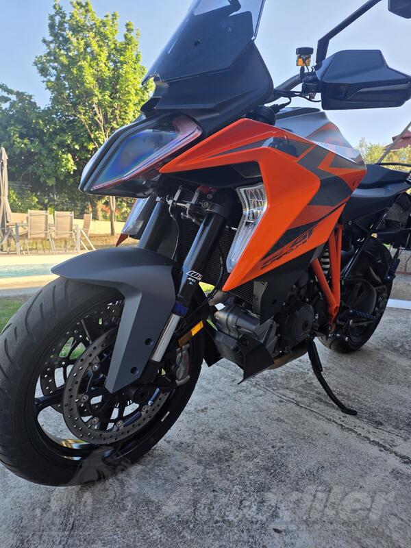 KTM - Super Duke 1290 GT Tech Pack +