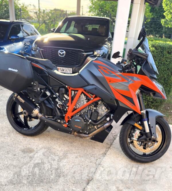 KTM - Super Duke 1290 GT Tech Pack +