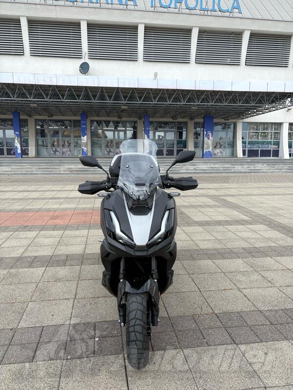 Honda - ADV350