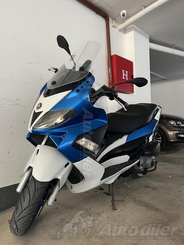 Gilera - Nexus 300