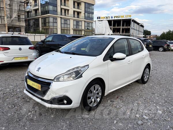 Peugeot - 208