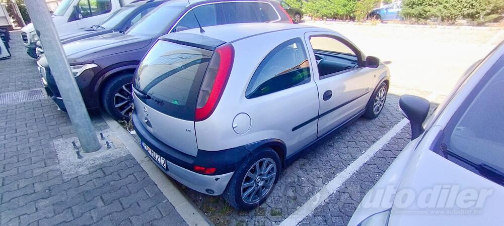 Opel - Corsa - 1.4 benzin