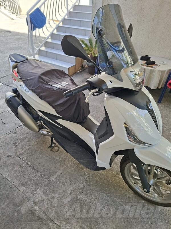Piaggio - beverly 300 HPE