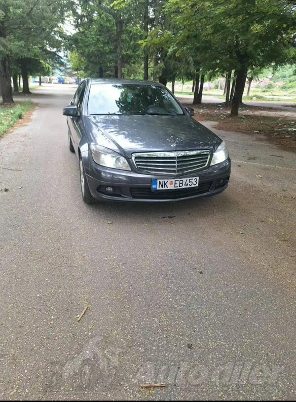 Mercedes Benz - 220 - 2.2