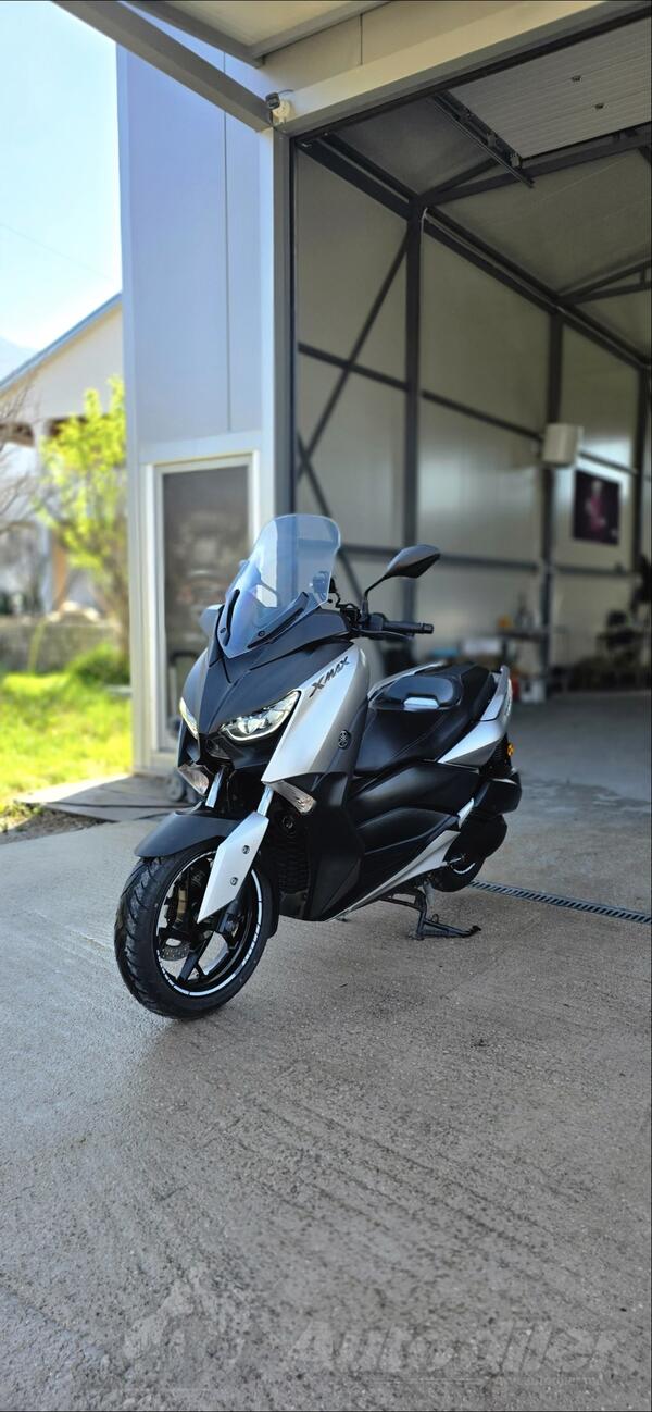 Yamaha - x-max