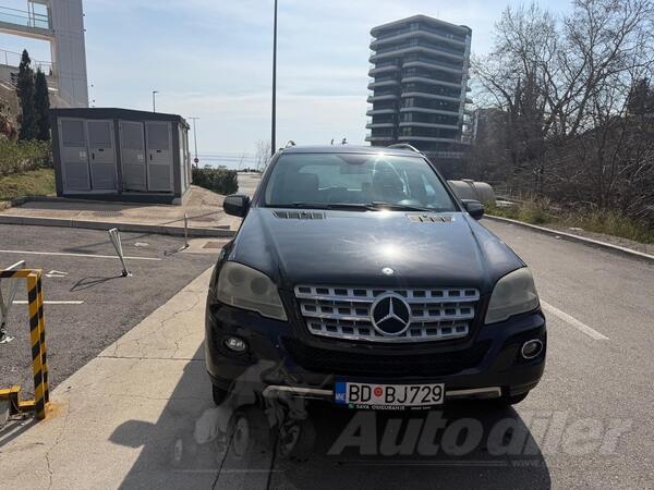 Mercedes Benz - ML 300 - CDI 4 Matic