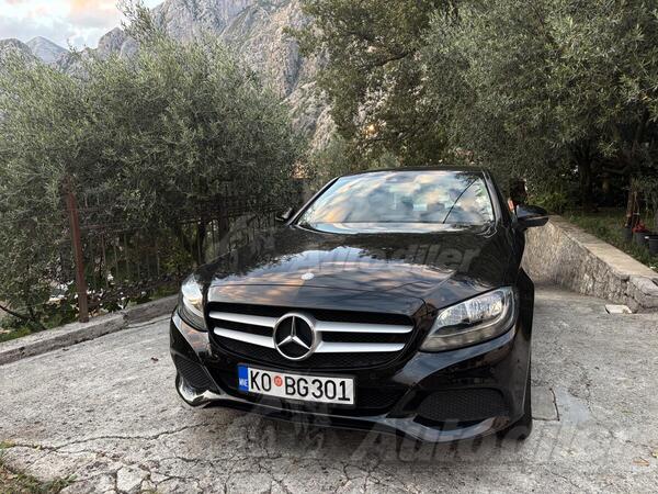 Mercedes Benz - 220 - C 220 d