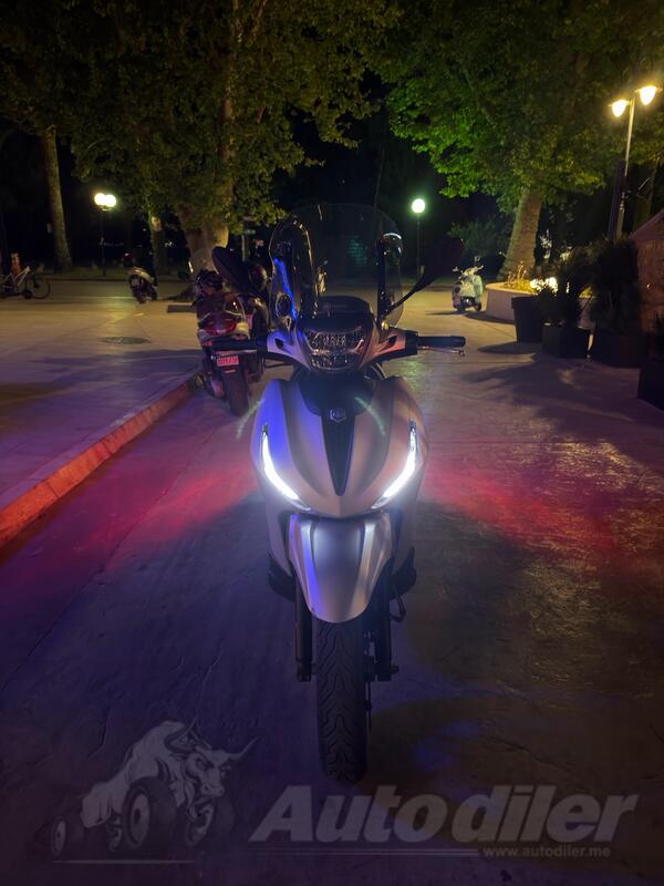 Piaggio - Beverly 300s hpe