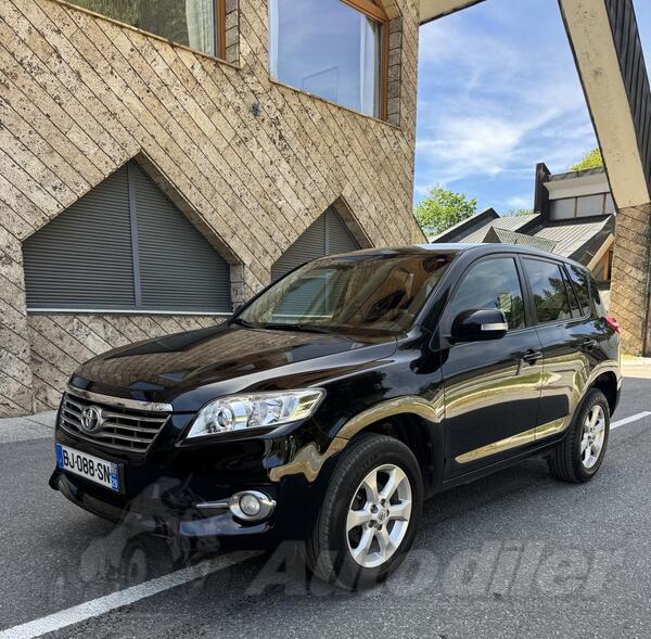Toyota - RAV 4