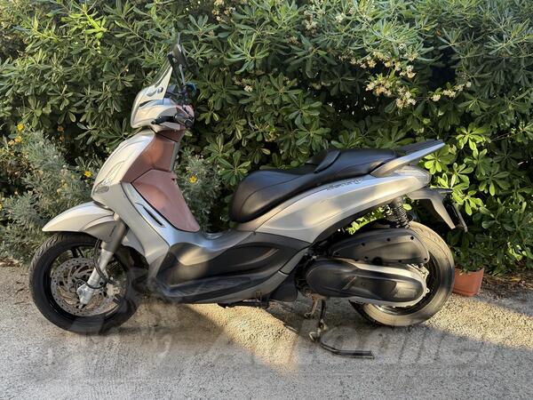 Piaggio - beverly 350 ST
