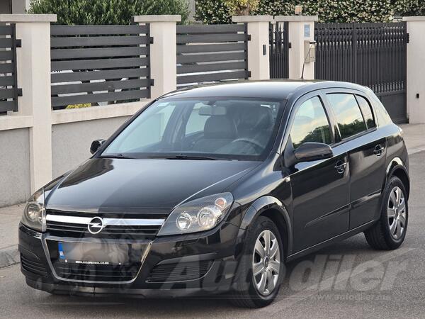 Opel - Astra - automatik