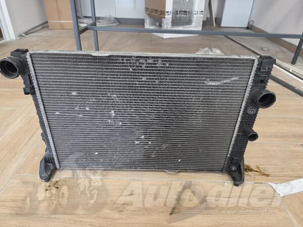 Hladnjaci vode za Mercedes Benz - C 220