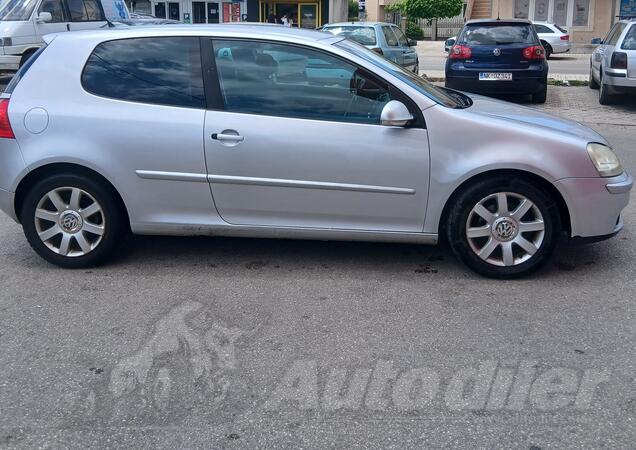 Volkswagen - Golf 5 - 1.9 TDI
