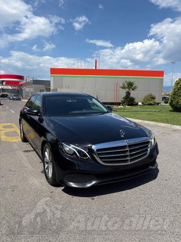 Mercedes Benz - E 200