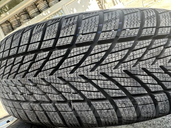 GoodYear - ultra grip - Zimska guma
