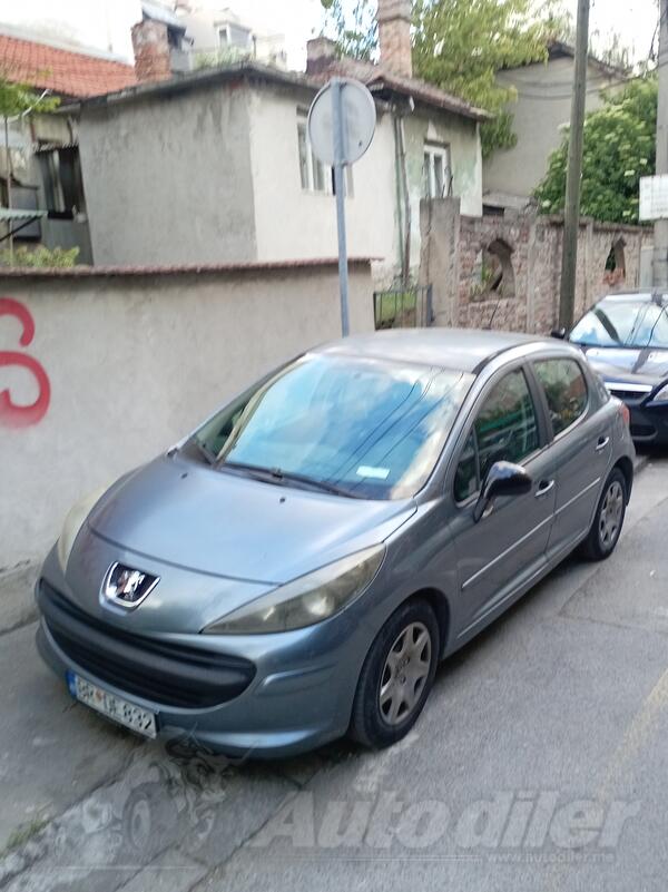 Peugeot - 207 - 1.4 E
