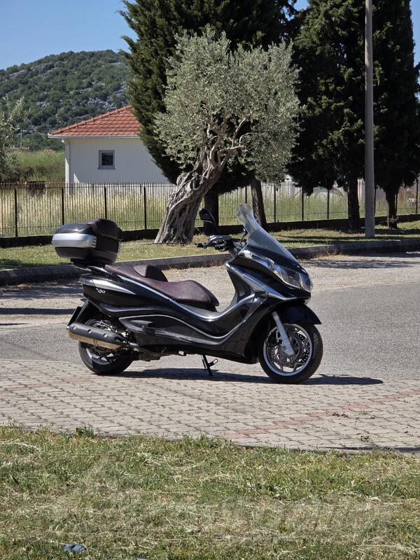 Piaggio - X 10
