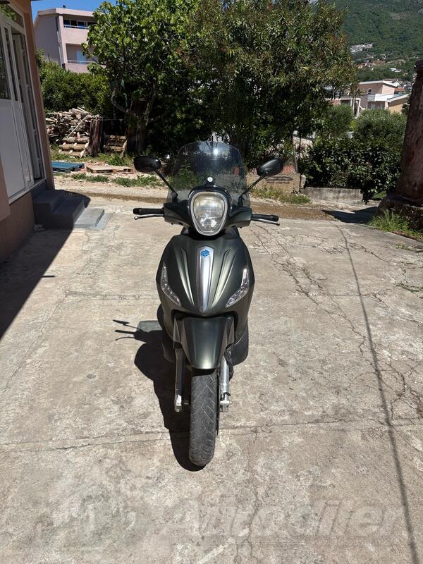Piaggio - Beverly 300 S