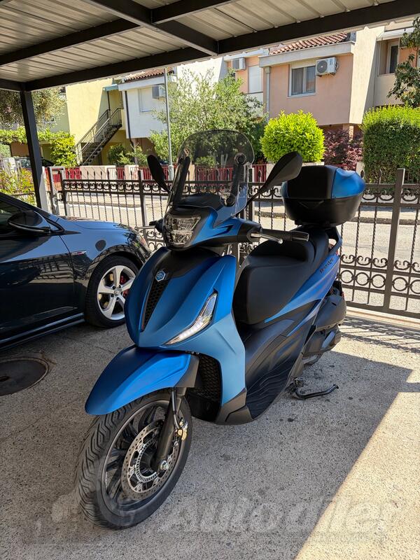 Piaggio - Beverly 300S