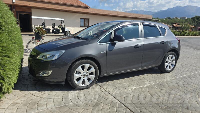 Opel - Astra - 2.0 CDTI
