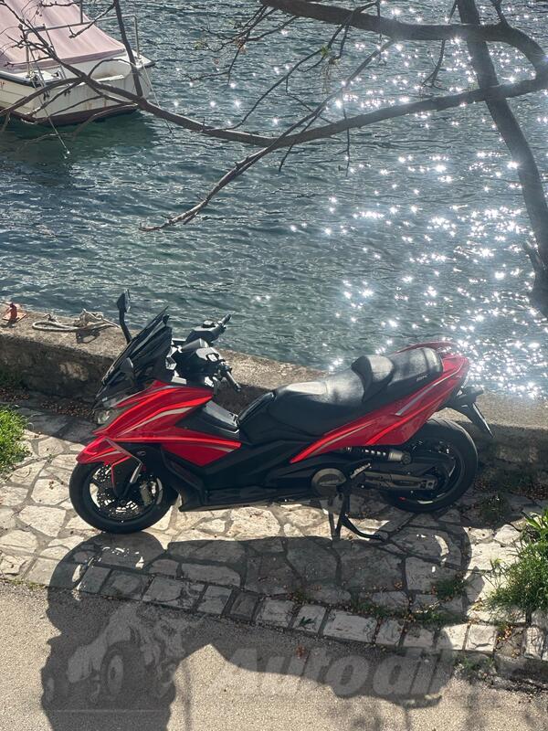Kymco - AK 550