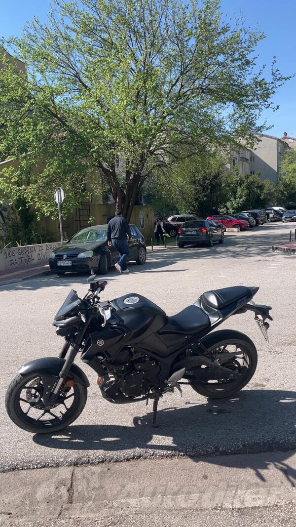 Yamaha - MT03