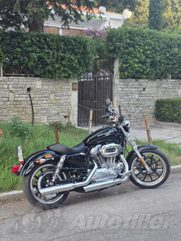 Harley-Davidson - XL883L Superlow