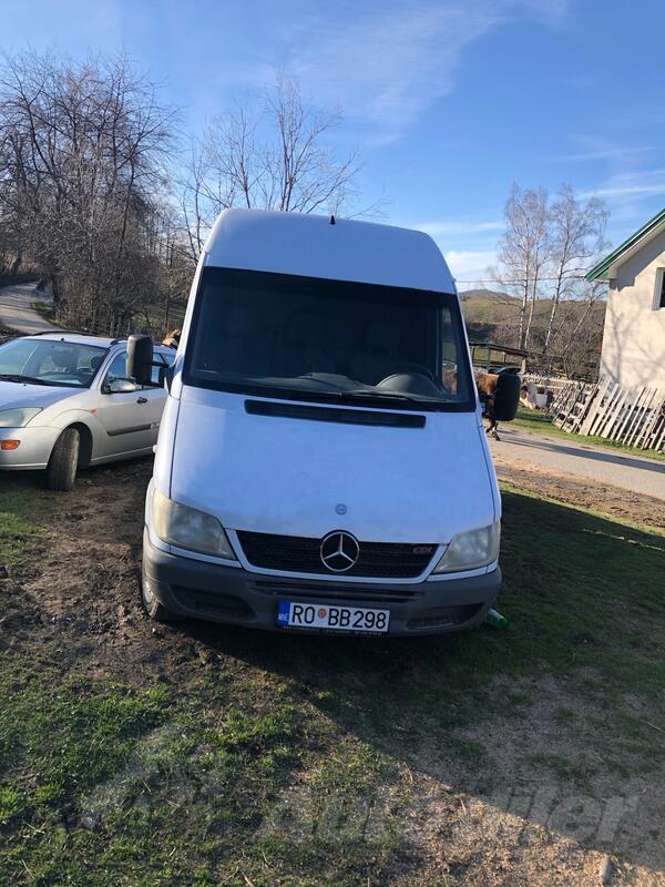 Mercedes Benz - 208