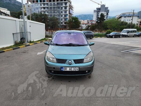 Renault - Scenic - 1.6 16v
