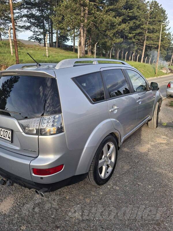 Mitsubishi - Outlander - 2.0