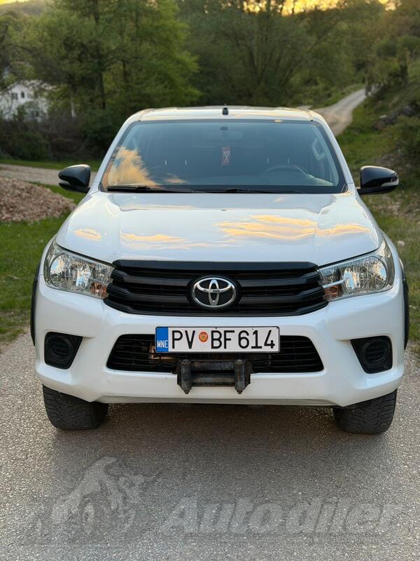 Toyota - Hilux - 2.4 110kw