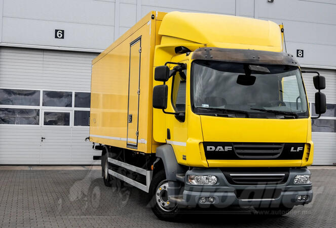 DAF - LF 55.250 Kamion furgon + Rampa / LTK495
